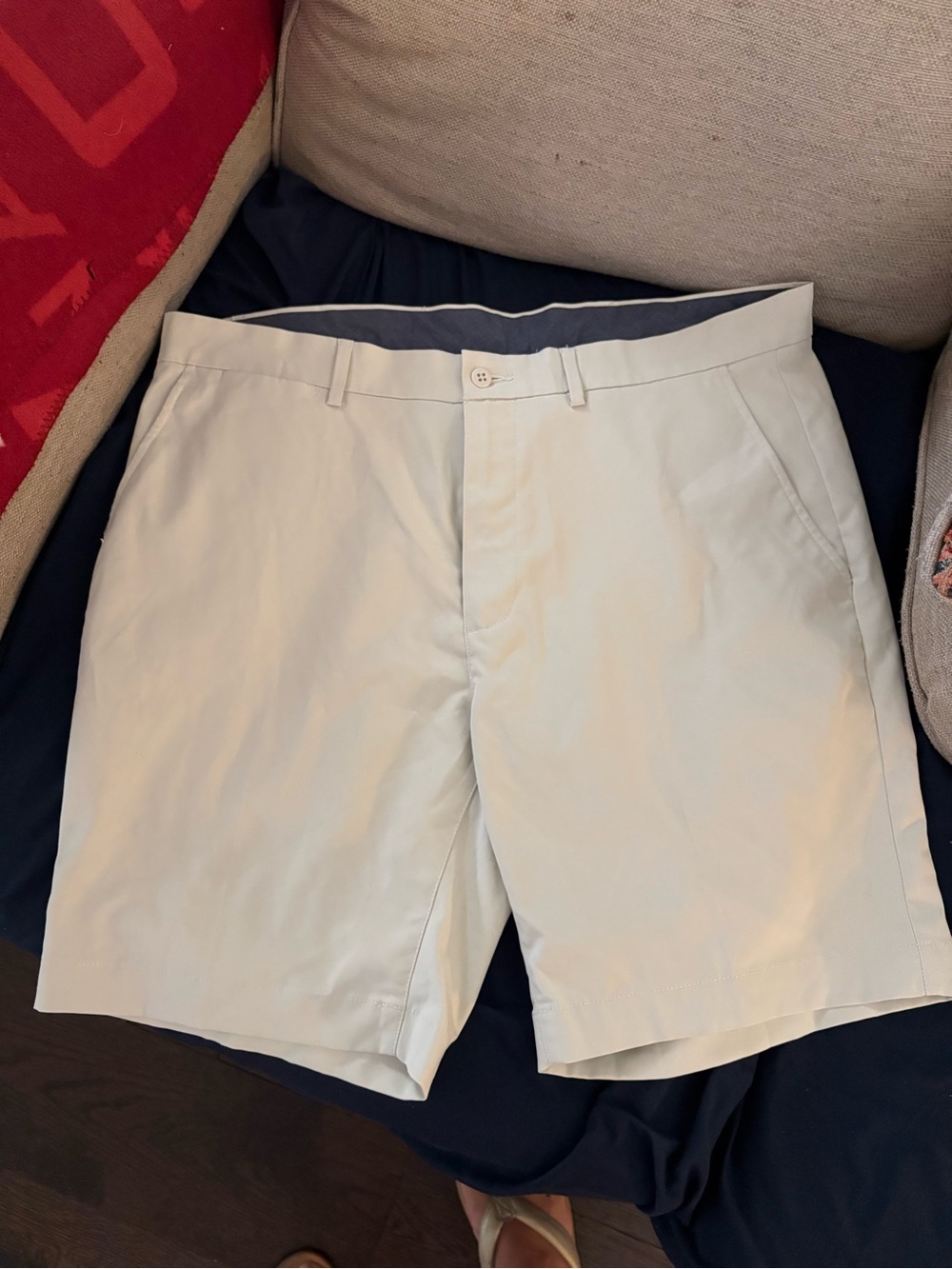 Daniel Cremieux Light Beige Flat Front Shorts - Picture 1 of 4